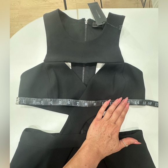 BCBG MaxAzria EVEE Black Cutout Sleeveless Top Size Small  NWT - Picture 10 of 14